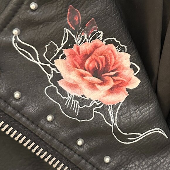 BLANK NYC BUDDING ROMANCE FAUX LEATHER  BIKER JACKET SMALL - Picture 4 of 6